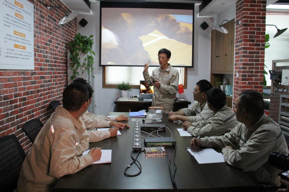 1639642586532080.jpg 凝聚产业工人力量 打造特色人才品牌 (2).jpg