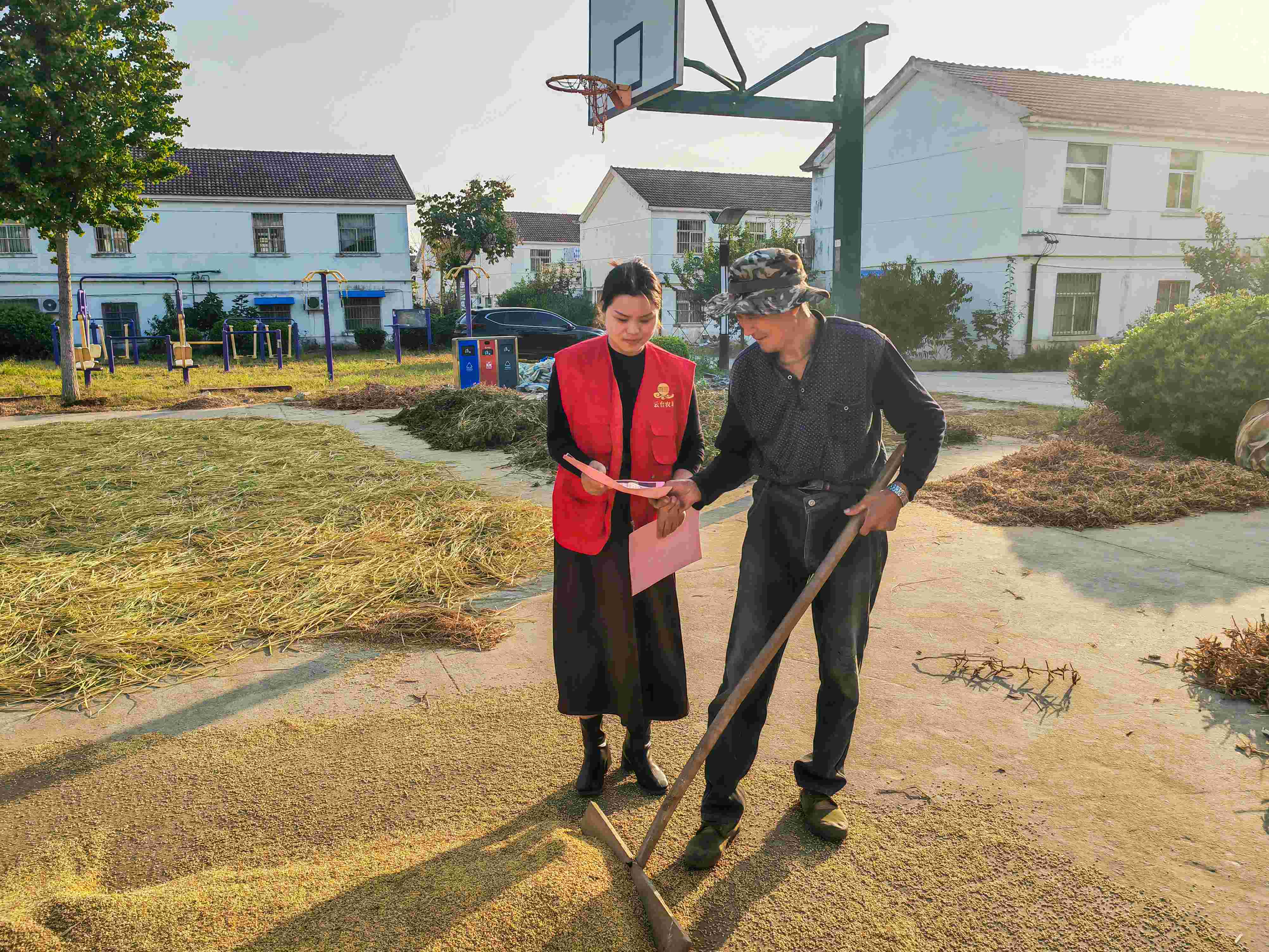 20231028 网格管理全覆盖 服务群众零距离 (1)(1).jpg