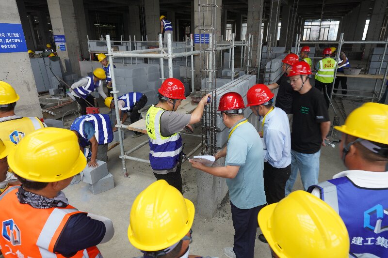开展2024年“建工杯”高品质项目建设二次结构施工劳动技能竞赛3.jpg