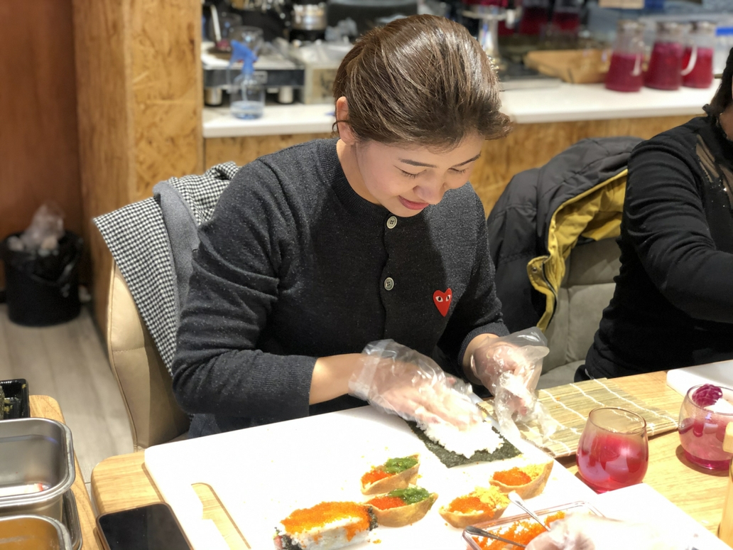 插花品香 巧手烘焙——西游文旅开展“插花、烘焙魅力女人节” 活动改.jpg
