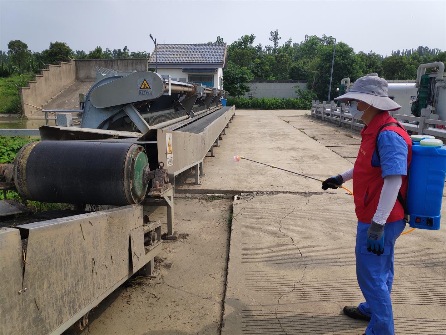 1628765293612342.jpg 泵站设备消杀.jpg